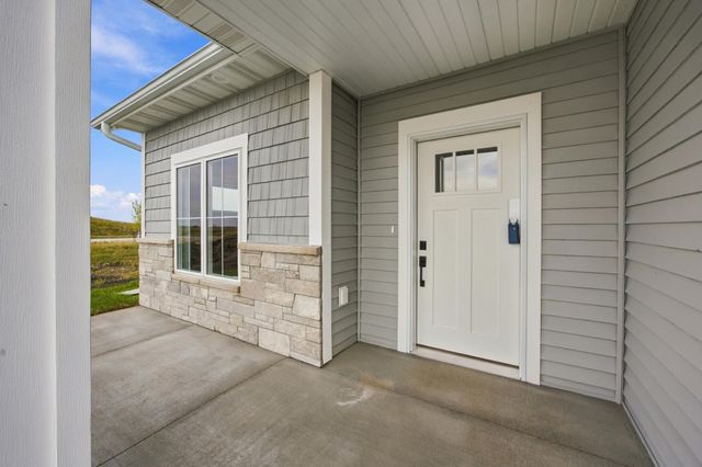 7717 81st Avenue S, Horace, ND 58047