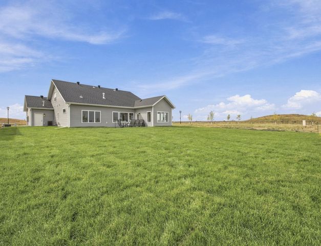 7717 81st Avenue S, Horace, ND 58047