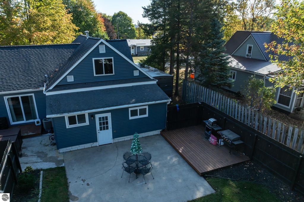 Image 19 of property listing at 308 S 3rd Street, Shepherd, MI 48883