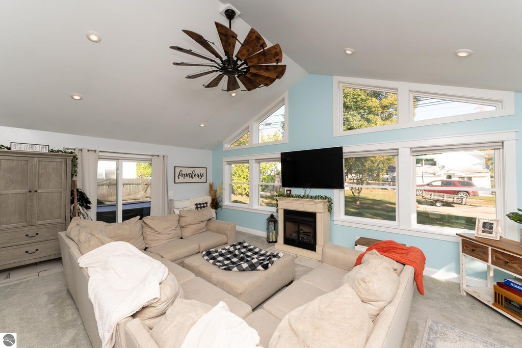 Image 25 of property listing at 308 S 3rd Street, Shepherd, MI 48883