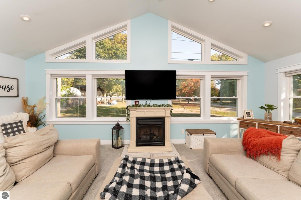 Image 27 of property listing at 308 S 3rd Street, Shepherd, MI 48883