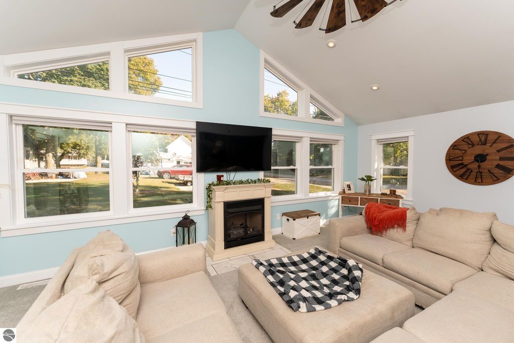 Image 28 of property listing at 308 S 3rd Street, Shepherd, MI 48883