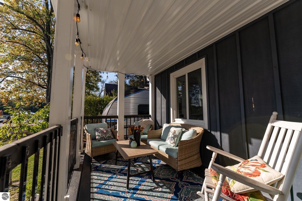 Image 3 of property listing at 308 S 3rd Street, Shepherd, MI 48883