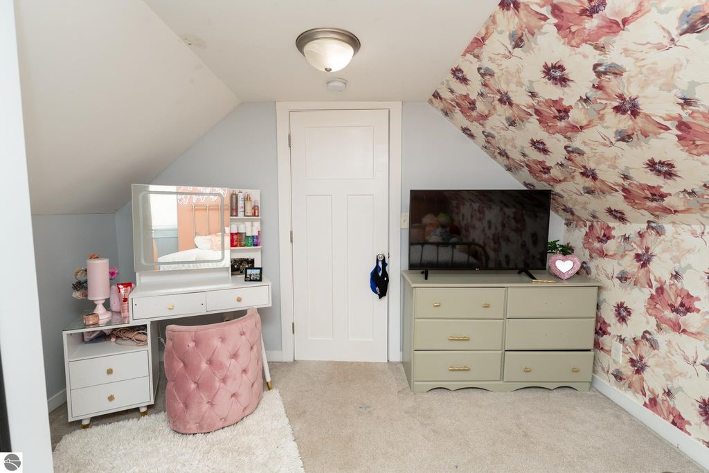 Image 43 of property listing at 308 S 3rd Street, Shepherd, MI 48883