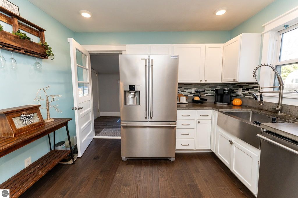 Image 50 of property listing at 308 S 3rd Street, Shepherd, MI 48883