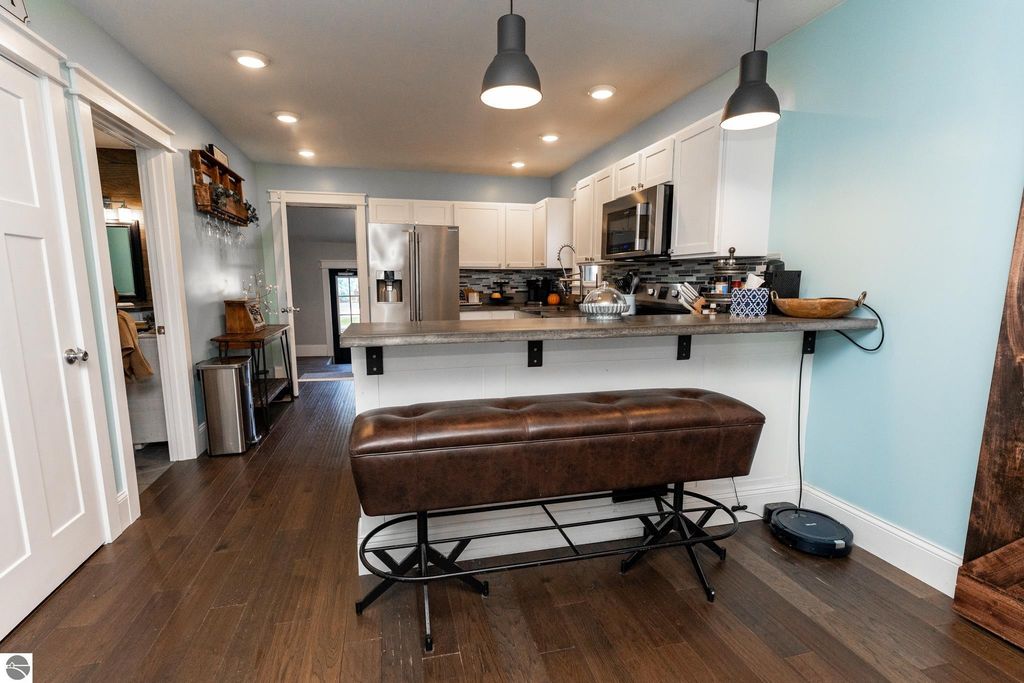 Image 51 of property listing at 308 S 3rd Street, Shepherd, MI 48883