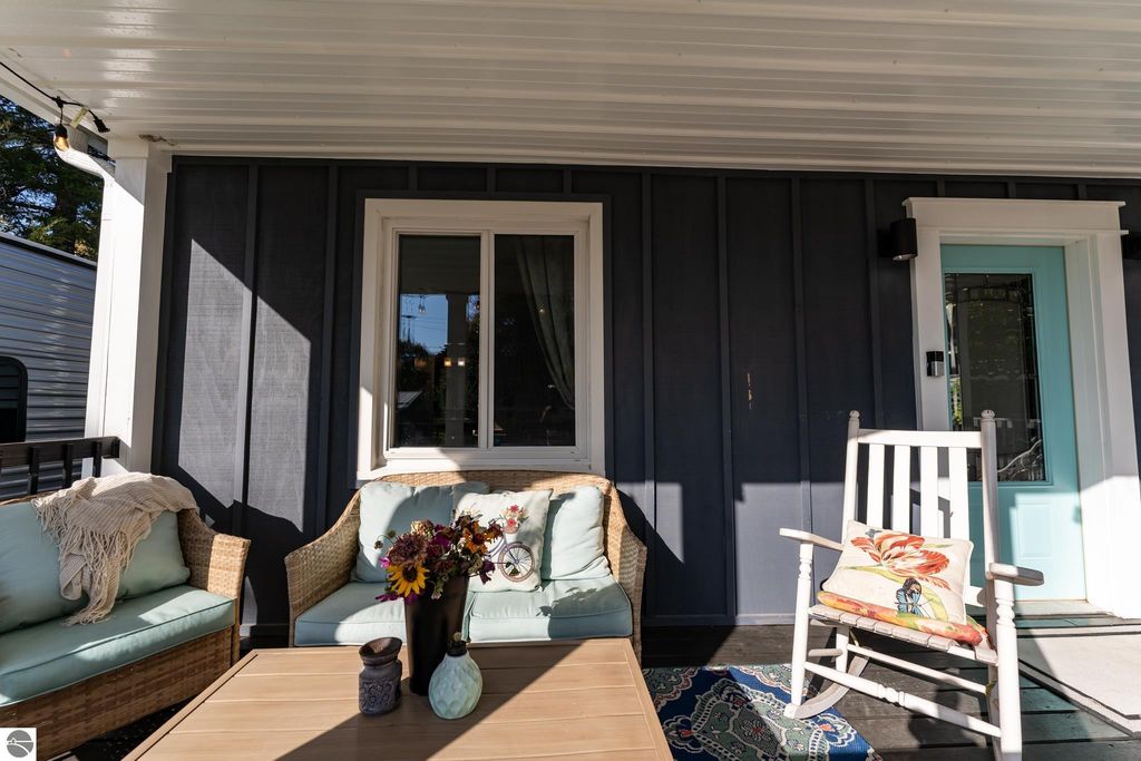 Image 6 of property listing at 308 S 3rd Street, Shepherd, MI 48883