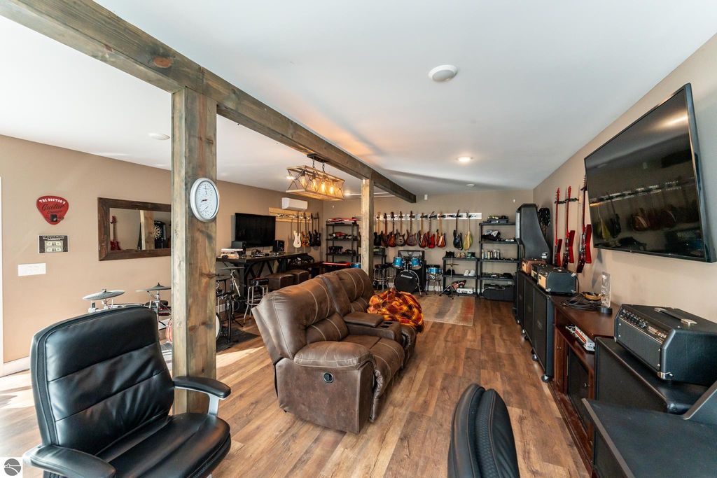 Image 63 of property listing at 308 S 3rd Street, Shepherd, MI 48883