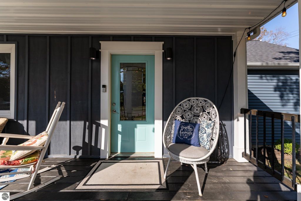 Image 7 of property listing at 308 S 3rd Street, Shepherd, MI 48883