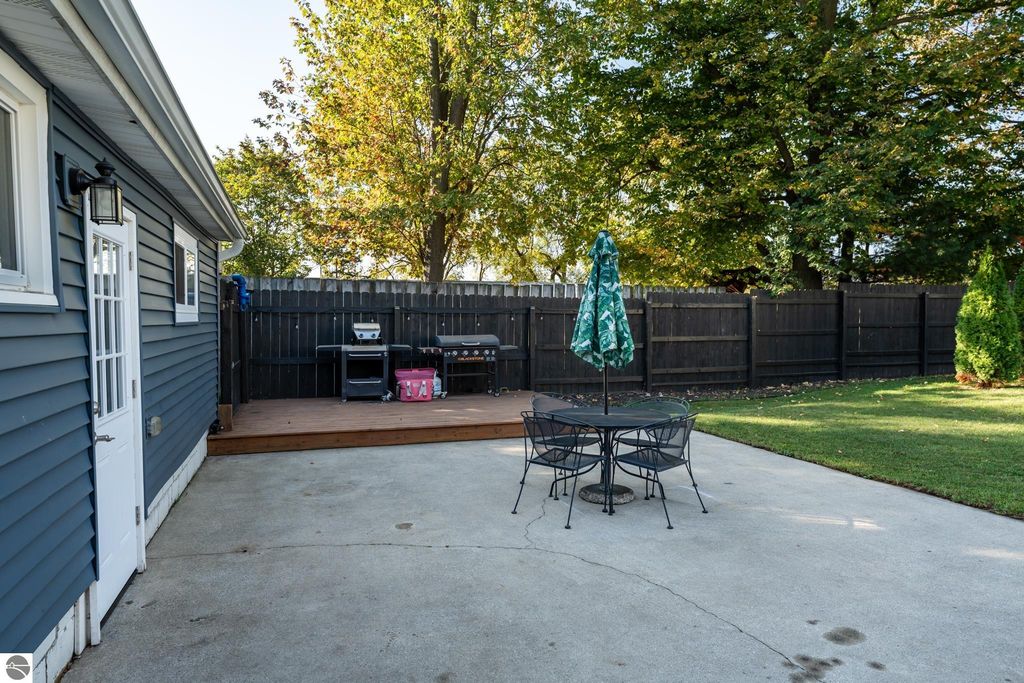 Image 70 of property listing at 308 S 3rd Street, Shepherd, MI 48883