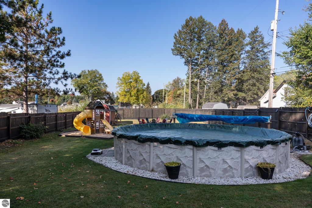 Image 74 of property listing at 308 S 3rd Street, Shepherd, MI 48883