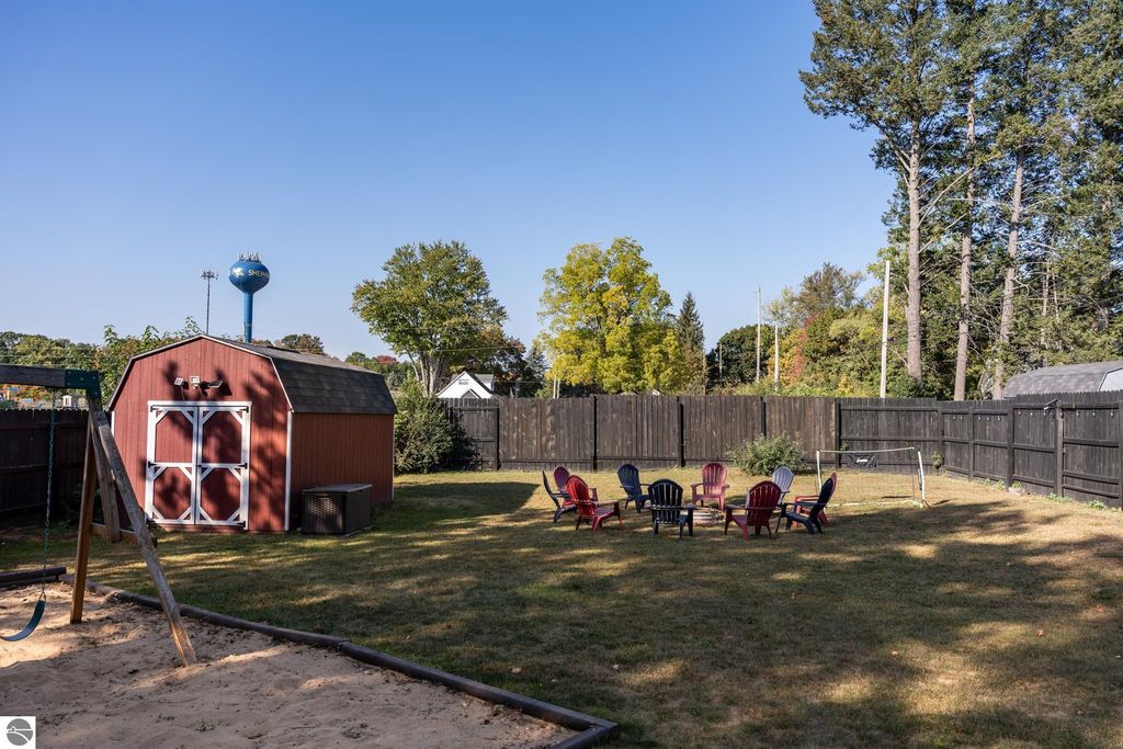 Image 77 of property listing at 308 S 3rd Street, Shepherd, MI 48883