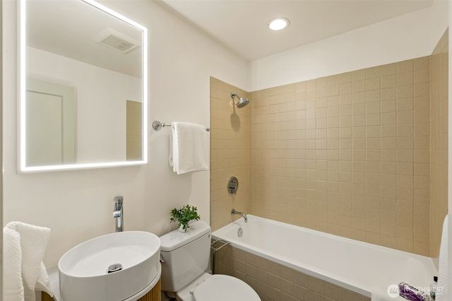 508 Randolph Avenue, Seattle, WA 98122