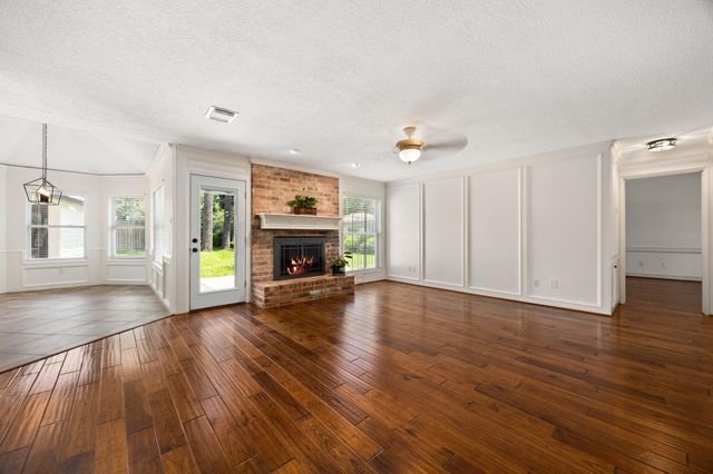 12106 Oakcroft Drive, Houston, TX 77070