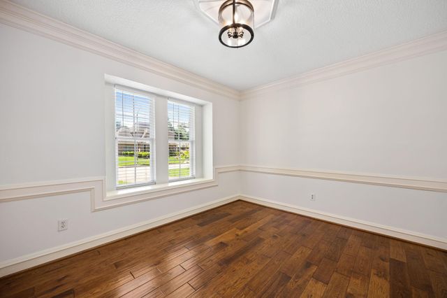 12106 Oakcroft Drive, Houston, TX 77070