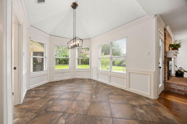 12106 Oakcroft Drive, Houston, TX 77070