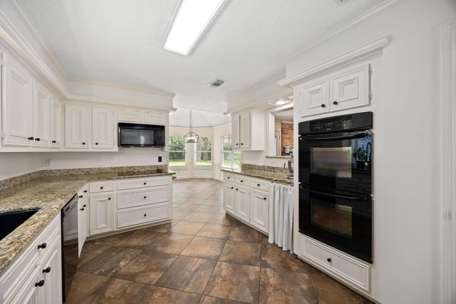 12106 Oakcroft Drive, Houston, TX 77070
