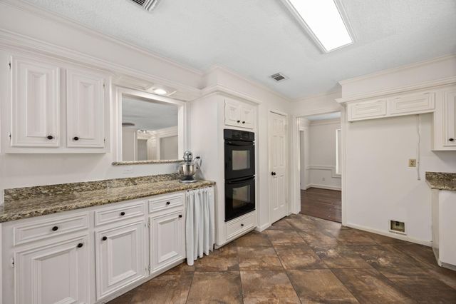 12106 Oakcroft Drive, Houston, TX 77070