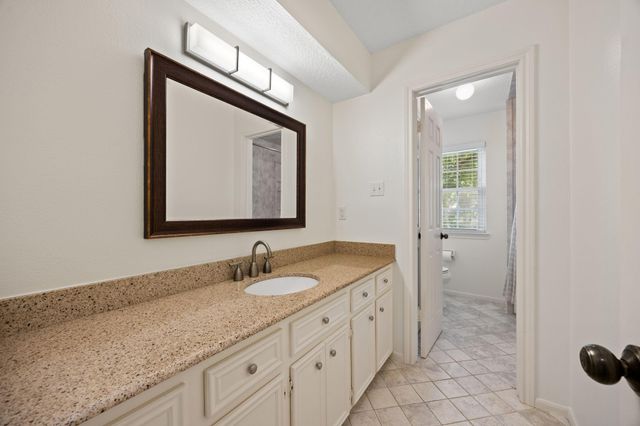 12106 Oakcroft Drive, Houston, TX 77070
