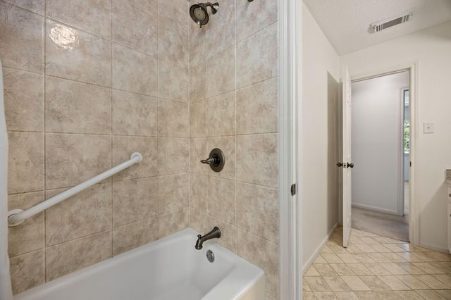 12106 Oakcroft Drive, Houston, TX 77070