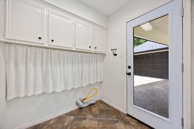 12106 Oakcroft Drive, Houston, TX 77070