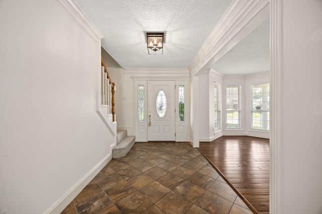 12106 Oakcroft Drive, Houston, TX 77070