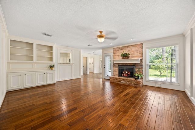 12106 Oakcroft Drive, Houston, TX 77070