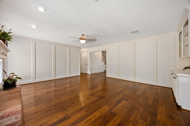 12106 Oakcroft Drive, Houston, TX 77070