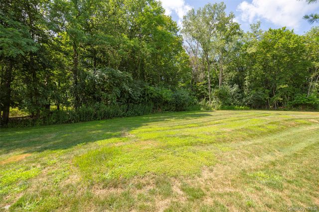 3 Deer Crossing Drive, Fishkill, NY 12524