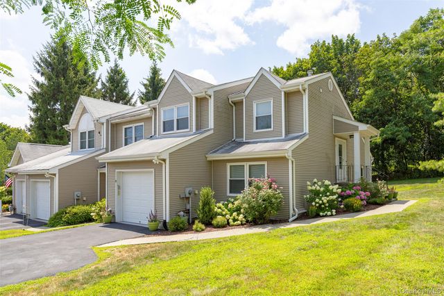 3 Deer Crossing Drive, Fishkill, NY 12524