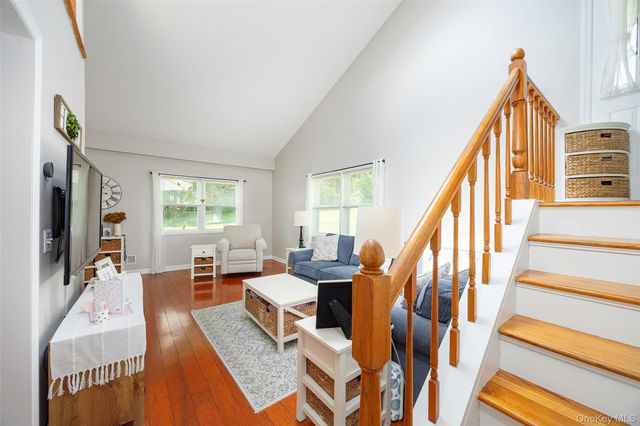 3 Deer Crossing Drive, Fishkill, NY 12524