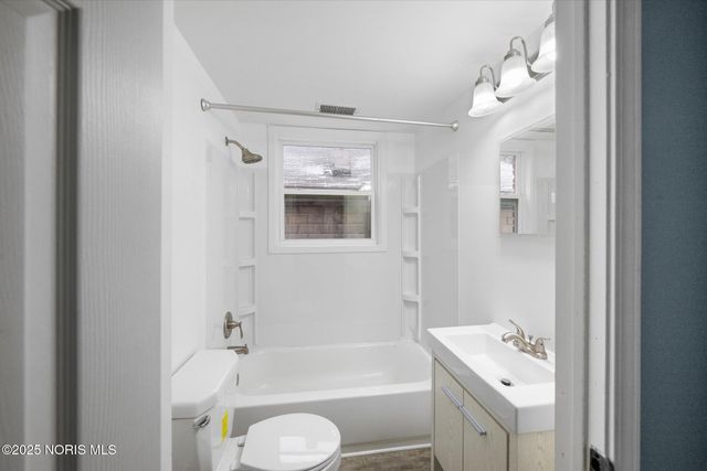 5415 Seaman Road, Oregon, OH 43616