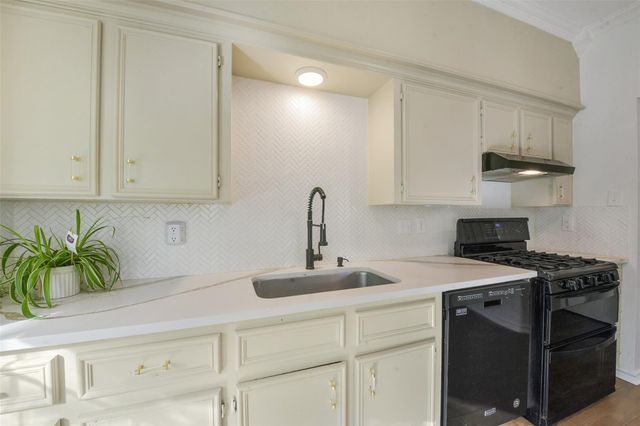 201 Pine Place Street, Dayton, TX 77535