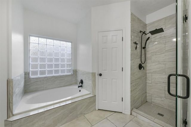 201 Pine Place Street, Dayton, TX 77535