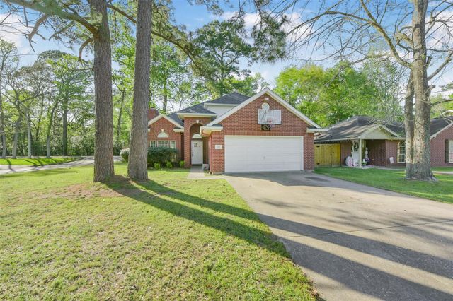 201 Pine Place Street, Dayton, TX 77535