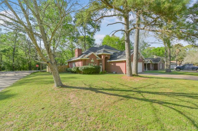 201 Pine Place Street, Dayton, TX 77535