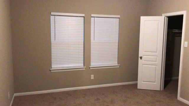 2310 Thunderbolt Peak Drive, Rosharon, TX 77583