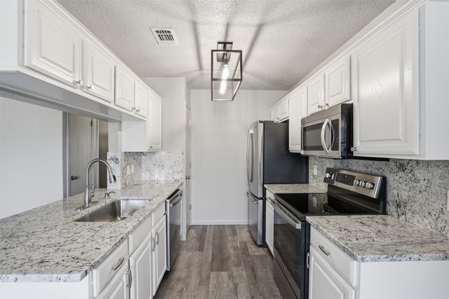 316 Preston Drive, Cleburne, TX 76033