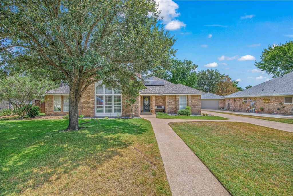 2307 West Briargate Drive, Bryan, TX 77802 — photo 2