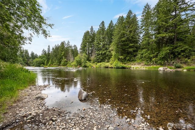 17112 Kinnikinnick Court SE, Yelm, WA 98597