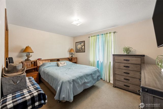 17112 Kinnikinnick Court SE, Yelm, WA 98597