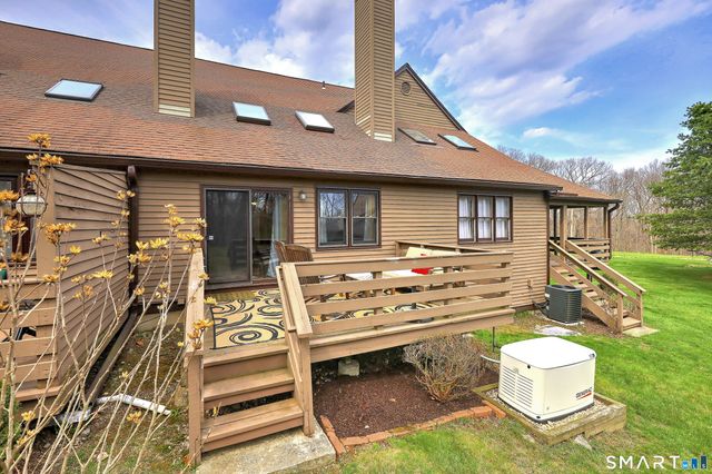 14 Deepwood Circle 14, Monroe, CT 06468