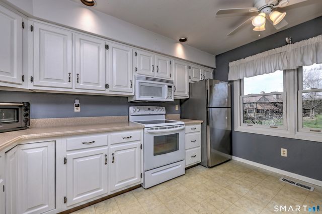 14 Deepwood Circle 14, Monroe, CT 06468
