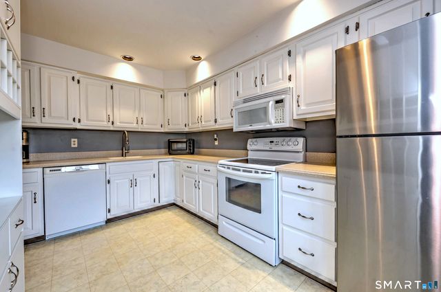 14 Deepwood Circle 14, Monroe, CT 06468