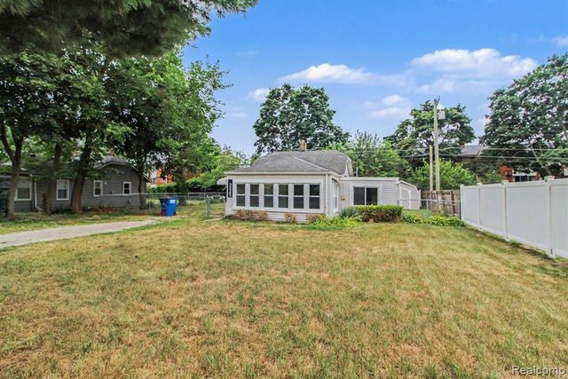35263 Lewis Street, Westland, MI 48185