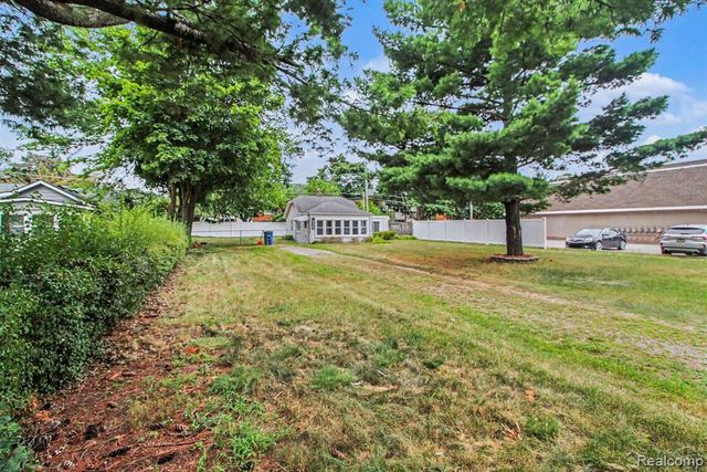 35263 Lewis Street, Westland, MI 48185