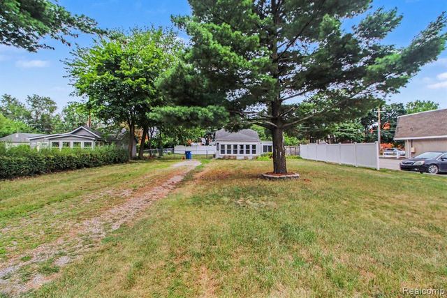 35263 Lewis Street, Westland, MI 48185