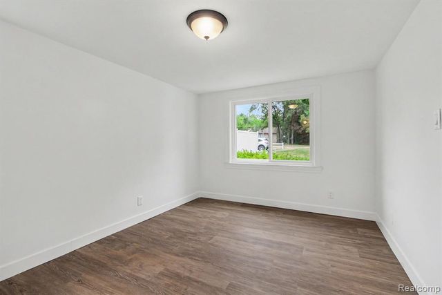 35263 Lewis Street, Westland, MI 48185