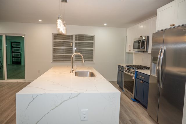 12607 Gaslite Circle, Farmers Branch, TX 75234
