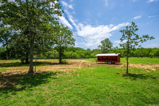 11259 N State Highway 80, Leesville, TX 78122